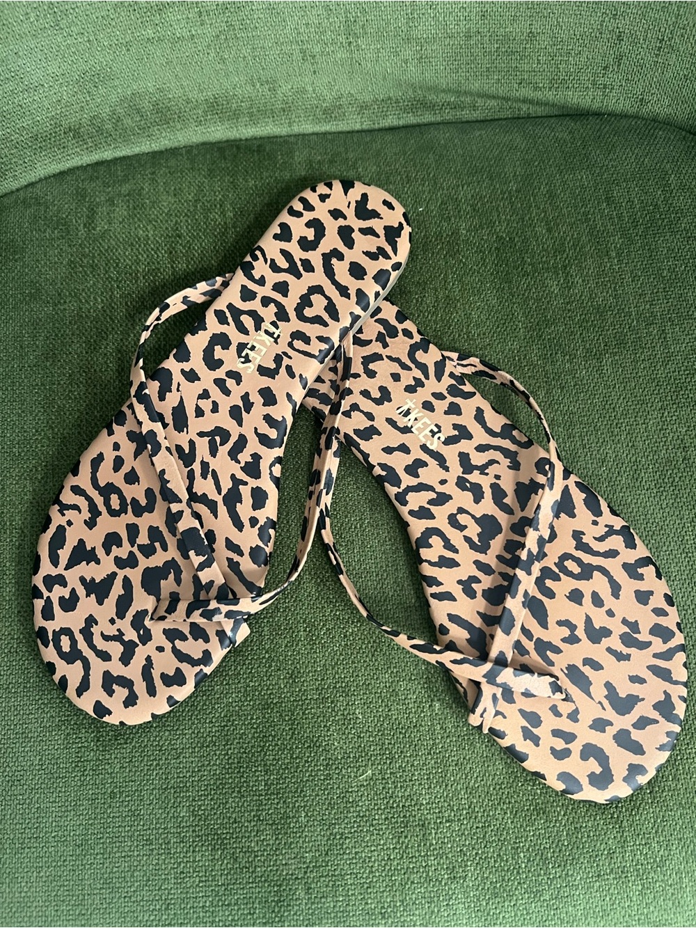TKEES Studio Exotic Cheetah Print Flip Flop Sandals Women's Size 7 Minimalist